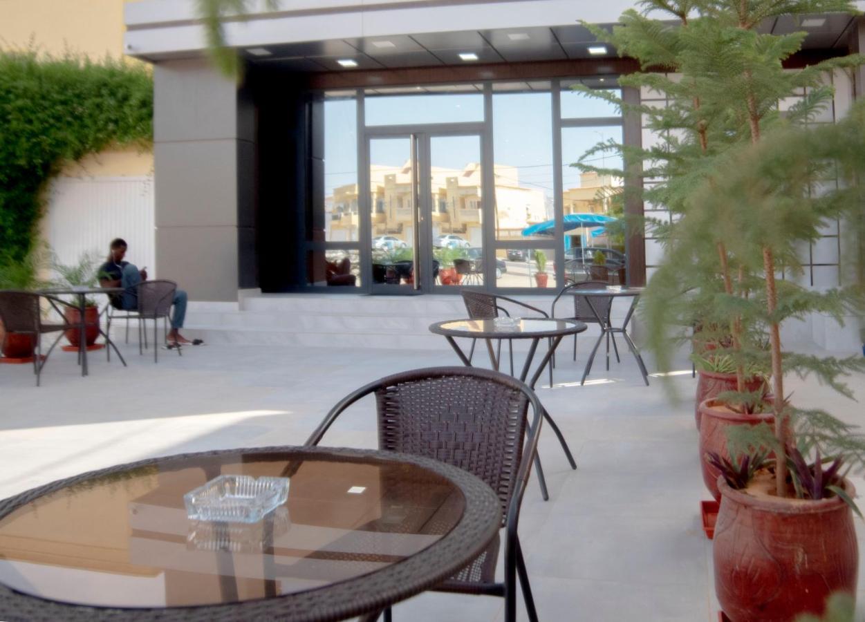 Urban Hotel Nouakchott Bagian luar foto